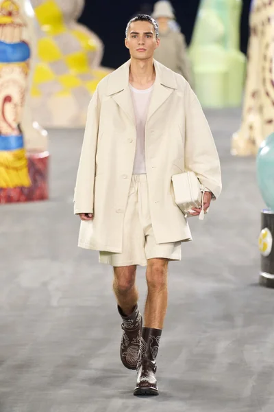Look 42